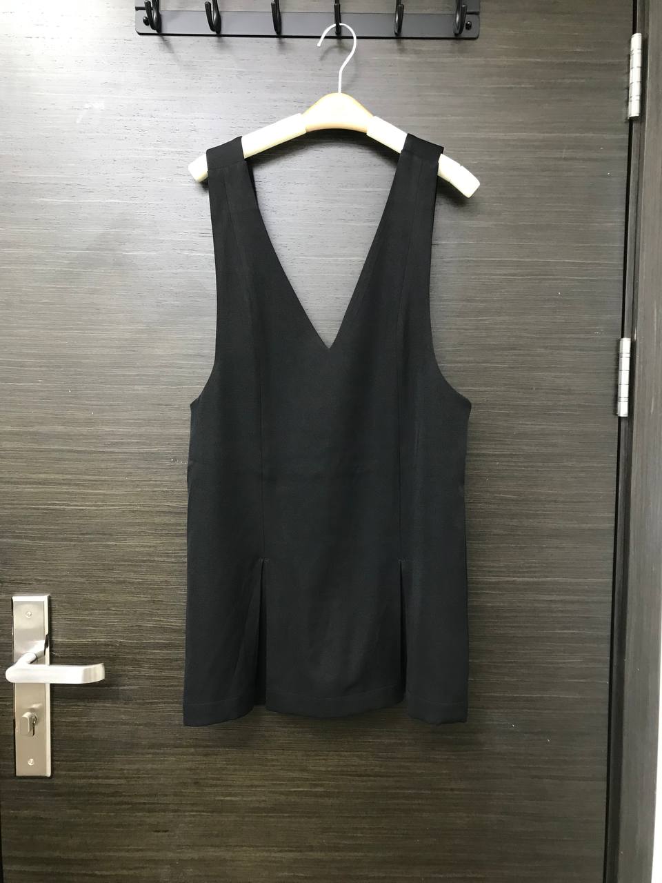 K487 V領不走光連身短褲 不是裙 買物課 KAIMONOKA 日本 代購 連線 香港 A/W ALL PRODUCTS CLOTHING JUMPSUIT JUMPSUITS ON LIVE 服裝 服飾 褲 褲子 連衣 連衣褲 連身 連身褲