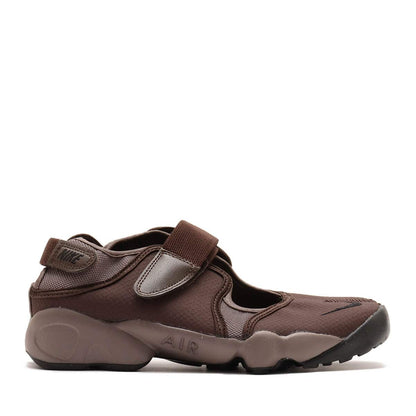 NIKE Air Rift BAROQUE BROWN/OREWOOD BROWN-BLACK FN6740-200 買物課 KAIMONOKA 日本 代購 連線 香港 AIR RIFT ALL PRODUCTS BLACK BREATHE CLOTHING DN1338 DN1338-001 NIKE ORANGE RUSH SHOES WHITE 二指鞋 忍者鞋