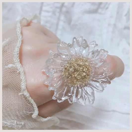 MIMI Sunflower Ring Free Size 可調 預約．需時約 2-4 週製作 買物課 KAIMONOKA 日本 代購 連線 香港 ACCESSORIES HAND MADE HANDMADE JAPAN MADE MADE IN JAPAN MIMI RING RINGS 介指 戒指 手作 手作戒指 手作飾品 手作飾物 手工 日本 日本手作飾品 日本手作飾物 日本製 飾 飾品 飾物 首飾