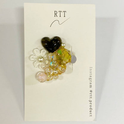 RTT Hong Kong Limited Heart Ear Cuff 香港限定版 心心 布花和草珠 耳殼扣 Black 預約．手作需時二至四週 買物課 KAIMONOKA 日本 代購 連線 香港 ALL PRODUCTS EAR CUFF EARCUFF HAND MADE HANDMADE JAPAN MADE MADE IN JAPAN RTT WITCH ME 手作 手作耳飾 手作飾品 手作飾物 手工 日本 日本手作飾品 日本手作飾物 日本製 耳夾 耳殼夾 耳殼扣 耳環 耳針 耳飾 耳骨夾 耳骨扣 飾 飾品 飾物 首飾