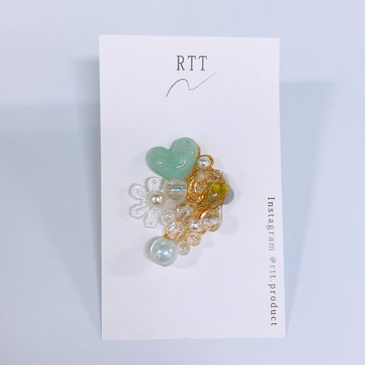 RTT Hong Kong Limited Heart Ear Cuff 香港限定版 心心 布花和草珠 耳殼扣 Mint Green 預約．手作需時二至四週 買物課 KAIMONOKA 日本 代購 連線 香港 ALL PRODUCTS EAR CUFF EARCUFF HAND MADE HANDMADE JAPAN MADE MADE IN JAPAN RTT WITCH ME 手作 手作耳飾 手作飾品 手作飾物 手工 日本 日本手作飾品 日本手作飾物 日本製 耳夾 耳殼夾 耳殼扣 耳環 耳針 耳飾 耳骨夾 耳骨扣 飾 飾品 飾物 首飾