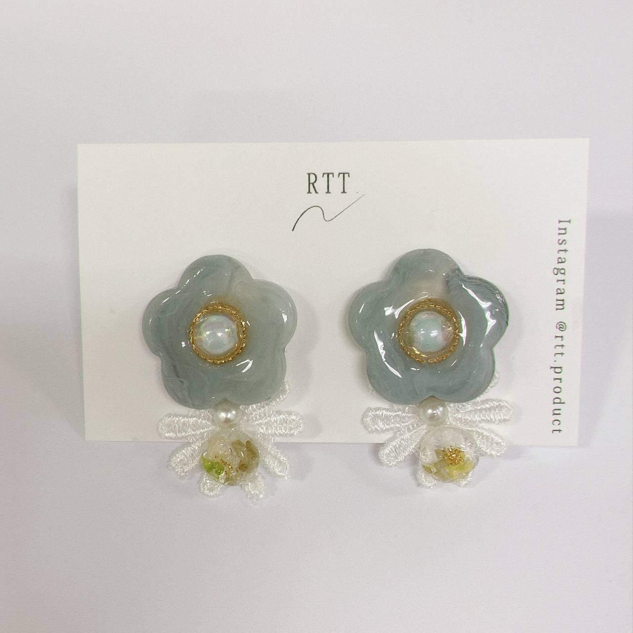 RTT Flowery Earrings 花花 布花和草珠 耳環 Dull Blue 預約．手作需時二至四週 買物課 KAIMONOKA 日本 代購 連線 香港 ALL PRODUCTS EAR CUFF EARCUFF HAND MADE HANDMADE JAPAN MADE MADE IN JAPAN RTT WITCH ME 手作 手作耳飾 手作飾品 手作飾物 手工 日本 日本手作飾品 日本手作飾物 日本製 耳夾 耳殼夾 耳殼扣 耳環 耳針 耳飾 耳骨夾 耳骨扣 飾 飾品 飾物 首飾