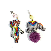 將圖片載入圖庫檢視器 TAMAO WORLD Embroidery Earrings Circus Cat &amp; Elephant 買物課 KAIMONOKA 日本 代購 連線 香港 ACCESSORIES CAT CATS CLIP EAR RING EAR RINGS EARRING EARRINGS ELEPHANT ELEPHANTS LIMITED EDITION MUSHROOM PIERCE PIN TAMAO WORLD 喵 夾 耳環 象 貓 針
