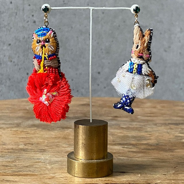 TAMAO WORLD Embroidery Earrings Trumpeter & Dancer 買物課 KAIMONOKA 日本 代購 連線 香港 ACCESSORIES CAT CATS CLIP EAR RING EAR RINGS EARRING EARRINGS LIMITED EDITION MUSHROOM PIERCE PIN RABBIT RABBITS TAMAO WORLD 兔 喵 夾 耳環 貓 針