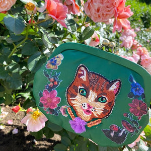 TAMAO WORLD × NATHALIE LETE Embroidery Frame Pouch Green 買物課 KAIMONOKA 日本 代購 連線 香港 ACCESSORIES BEAMS CAT CATS COIN COINS COINS BAG COINS BAGS LETE LIMITED EDITION MMTS MUSHROOM NATHALIE POUCH POUCHES TAMAO WORLD 口金包 喵 散紙 散紙包 散銀 散銀包 硬幣 貓 銀仔 零錢 零錢包