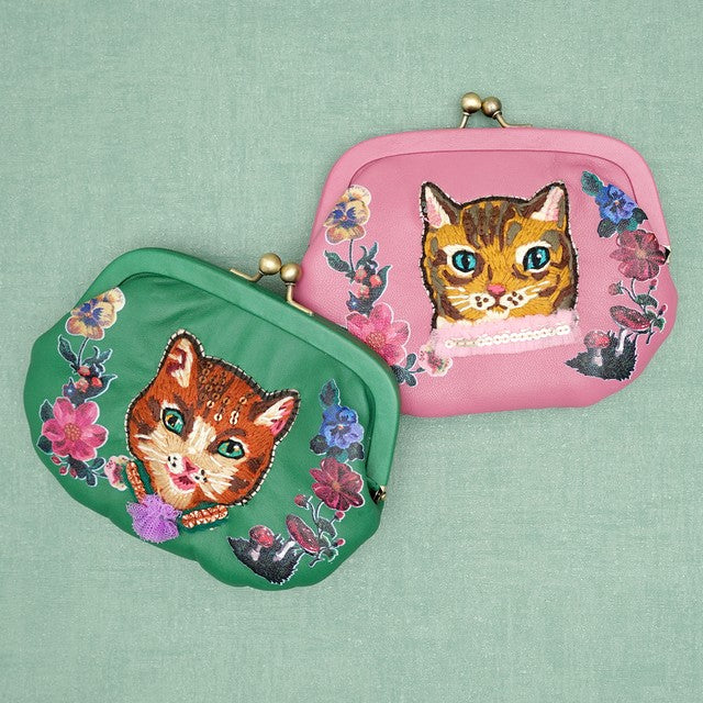 TAMAO WORLD × NATHALIE LETE Embroidery Frame Pouch Pink 買物課 KAIMONOKA 日本 代購 連線 香港 ACCESSORIES BEAMS CAT CATS COIN COINS COINS BAG COINS BAGS LETE LIMITED EDITION MMTS MUSHROOM NATHALIE POUCH POUCHES TAMAO WORLD 口金包 喵 散紙 散紙包 散銀 散銀包 硬幣 貓 銀仔 零錢 零錢包